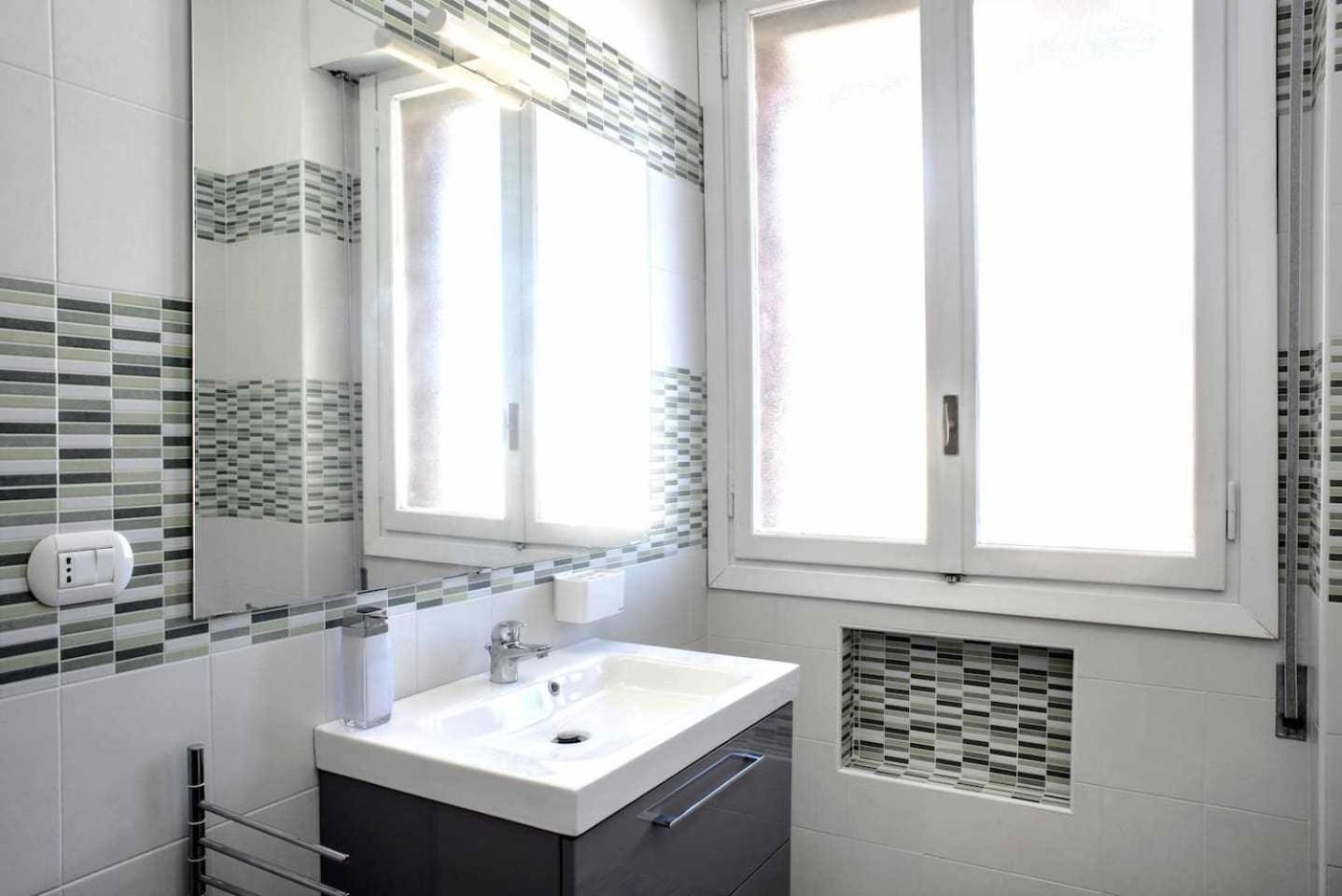 בולוניה Suite La Montagnola Park 200M Stazione Centrale מראה חיצוני תמונה
